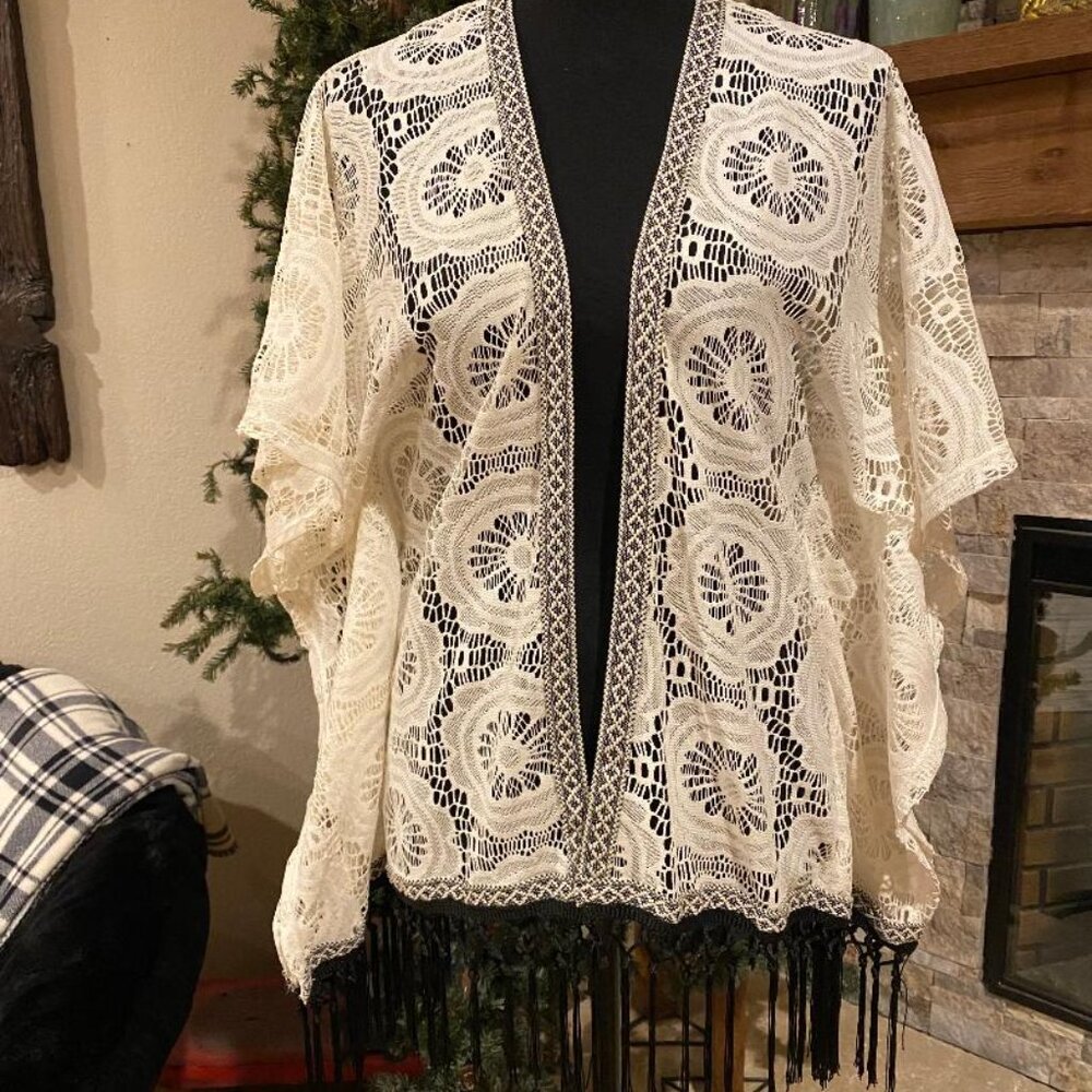 WILD MOSS Women's Lace Cardigan Kimono Ivory Black Fringes Size S CUTE!! RARE!!
